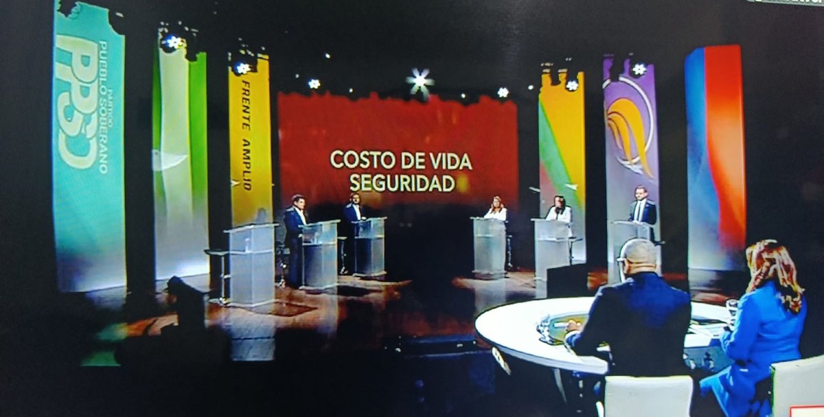 El podio vacío en el debate lo dice todo, una candidata que no la cara NO merece gobernar. #DebateExtra