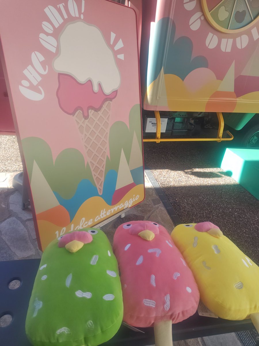 インコパンぬいぐるみ✨ 買っちゃった😚 今日は3色ありました