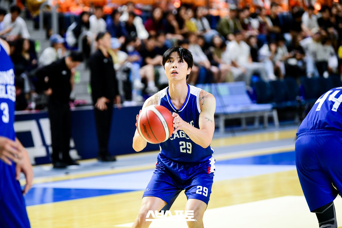 [SBS 현장사진]
열혈농구단

#열혈농구단 #라이징이글스
#스브스포토
instagram.com/sbsphoto_offic…