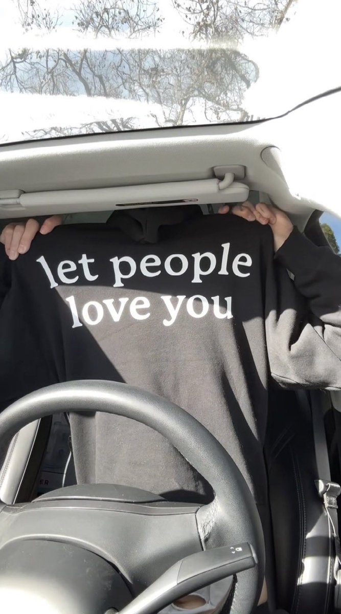 Luna__0915's tweet image. 이거 보여주려구 후드 뒤집어입으면서 
얼마나 즐겁고 행복했을까나😍
넌 나의 햇살남주🖤

vt.tiktok.com/ZSaj1uKjR/