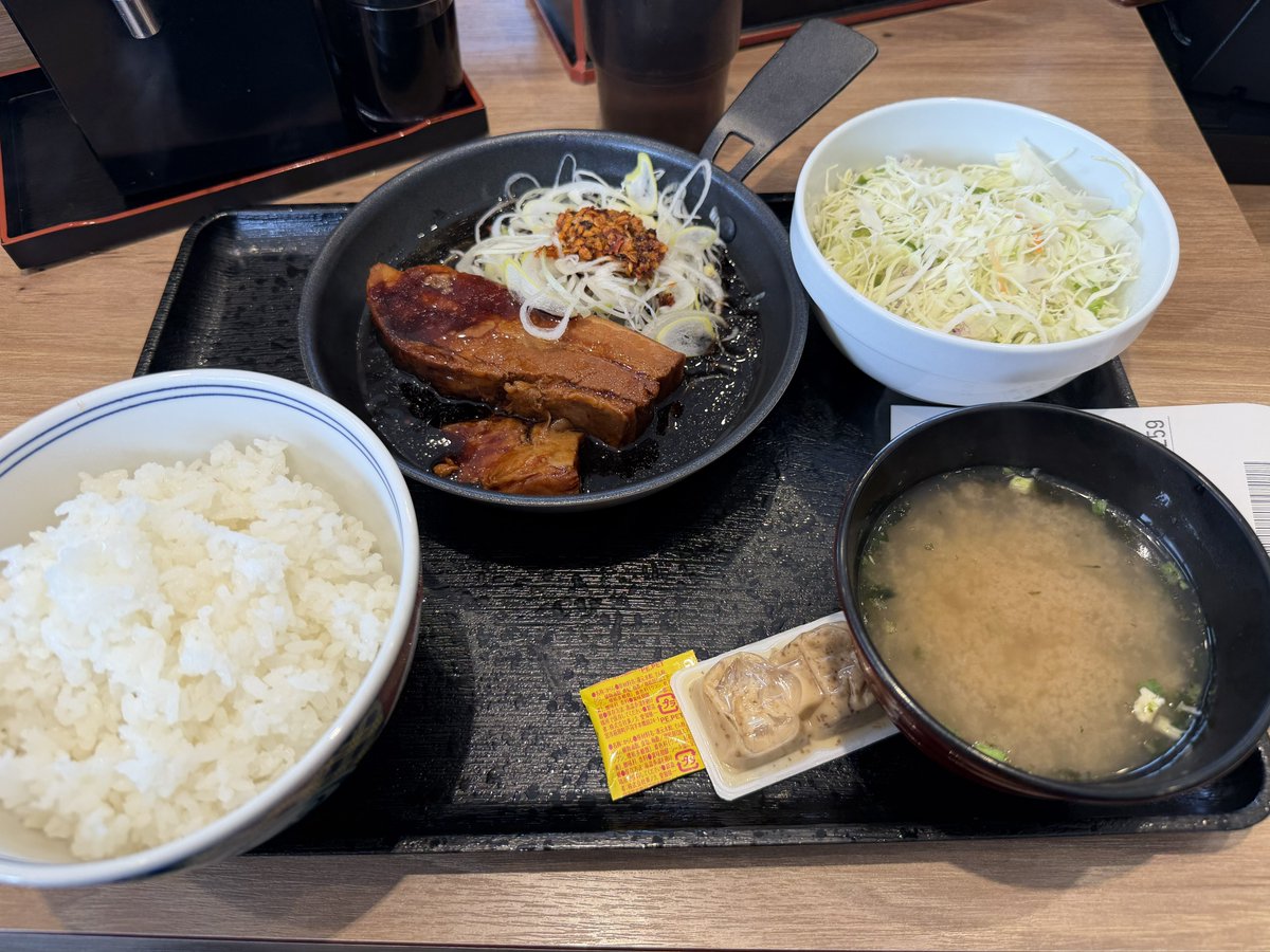 前回食べれなかったけど今日来たら食べれました！
角煮美味しい…

 #うづしろ