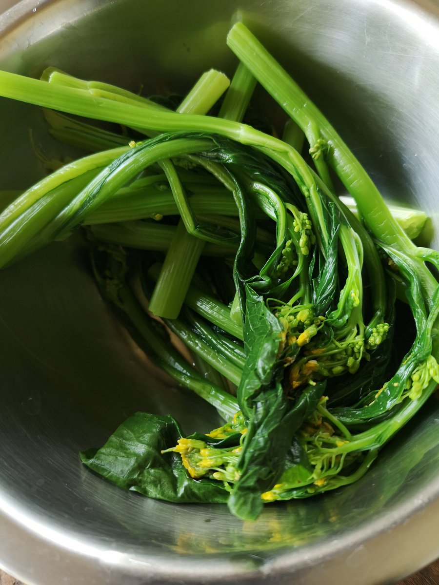 thegardener1975's tweet image. ตั้งใจทำกับข้าวทุกวัน
ทำให้แม่ ❌
ทำอวดสาวๆ ✅
😜🤣