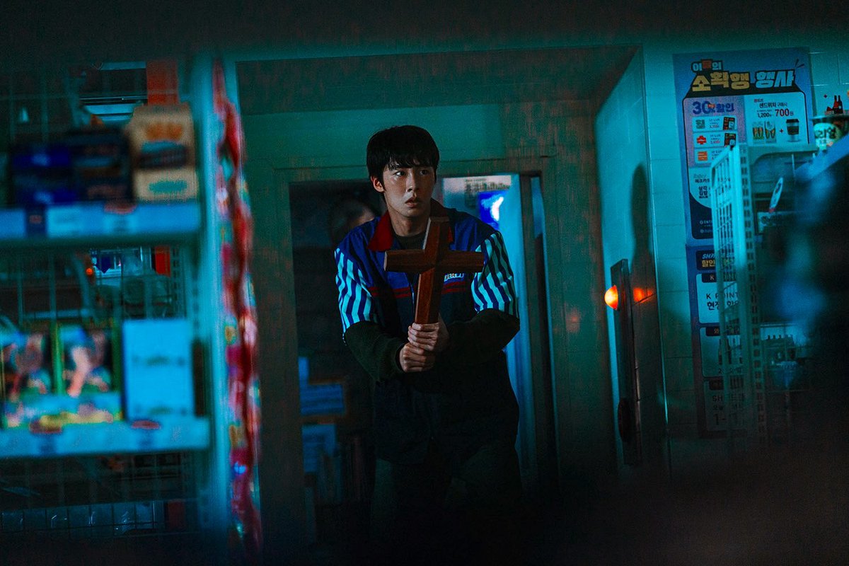 kdrama_menfess's tweet image. Lee Jaewook upcoming •kdm• Dead-End Job mengisahkan seorang pria yang terjatuh ke dunia pekerjaan paruh waktu bergaji tinggi yang menakutkan saat ia berjuang untuk melunasi utangnya. Adakah yang nungguin ini?