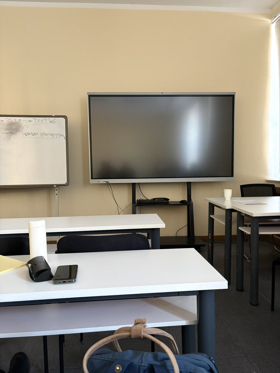 Тог ч үгүй 🥹, ус ч үгүй 🥹, 00 ч үгүй 🥹.