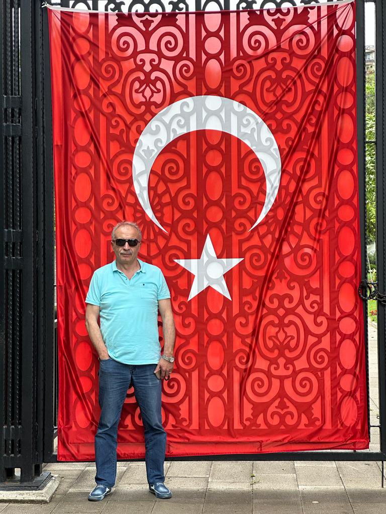 Çakalların hükmü kurt ayağa kalkana kadardır bayrak vatan ezan namusumuzdur