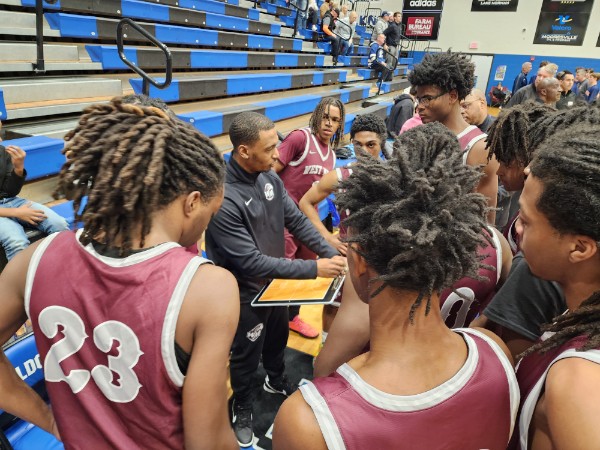 POBScout's tweet image. What a story... @WestMeckHoops went 0-25 last season, only having 1 game in which they lost by single digits.

Enter @CoachChrisNC and staff, immediately changing the mindset, the culture, and the belief with this team. Now, with a 72-69 win tonight vs. Myers Park, they sit at…