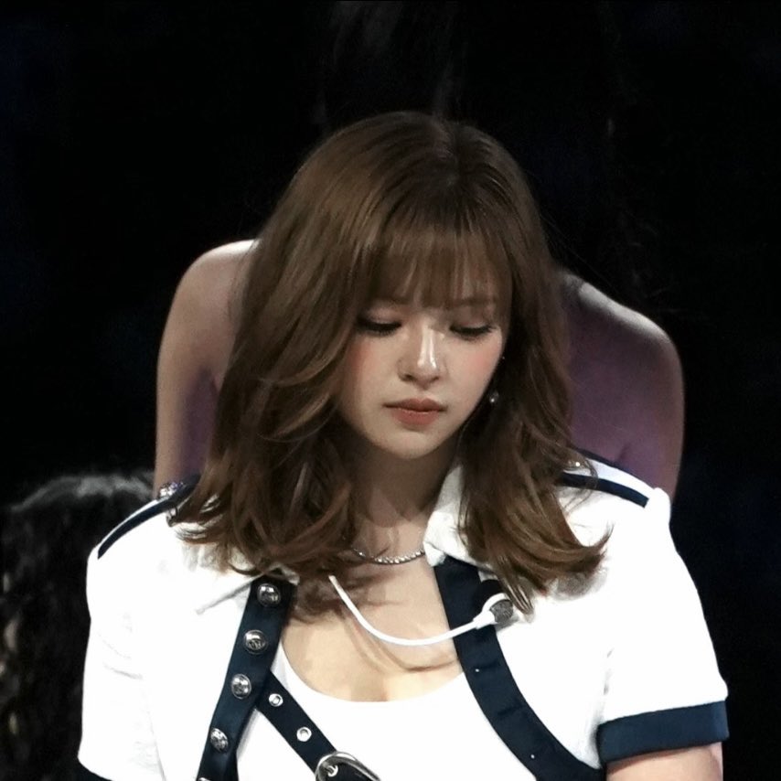 imonyoo's tweet photo. 언니……… https://t.co/AcGPVQAQEs