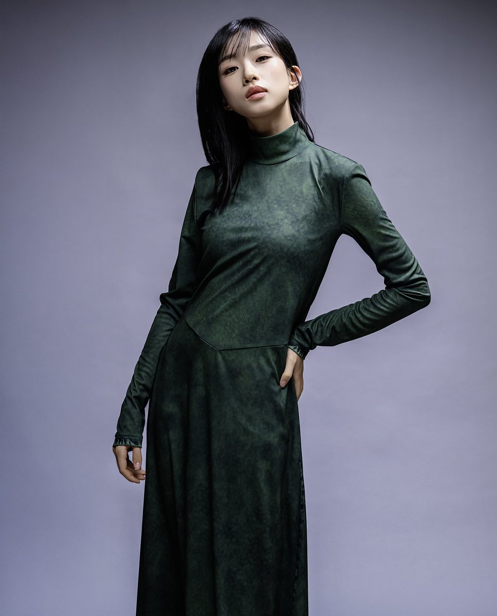 at9film's tweet image. [인터뷰] 자유로운 바람처럼, &amp;lt;여행과 나날&amp;gt; 배우 카와이 유미 | 씨네21
🔗cine21.com/news/view/?mag…

"영화로 세상을 바꿀 수 있다고 믿진 않아요.
다만 관객의 마음에 작은 씨앗을 심을 순 있겠죠.
나중에 그 씨앗이 꽃을 피우면 누군가의 마음을 조금은 바꿀 수 있을지도 모릅니다.
모든 영화가…