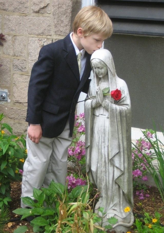 CatholicQuote12's tweet image. I love you Mama Mary ❤️