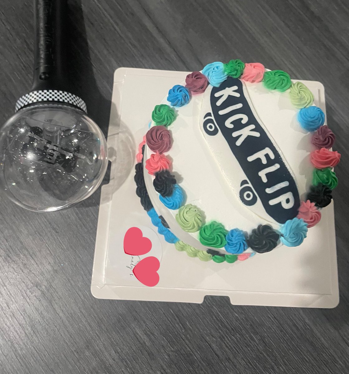 corpse_grave's tweet image. Mini cake!! 
HAPPY 1 YEAR!!