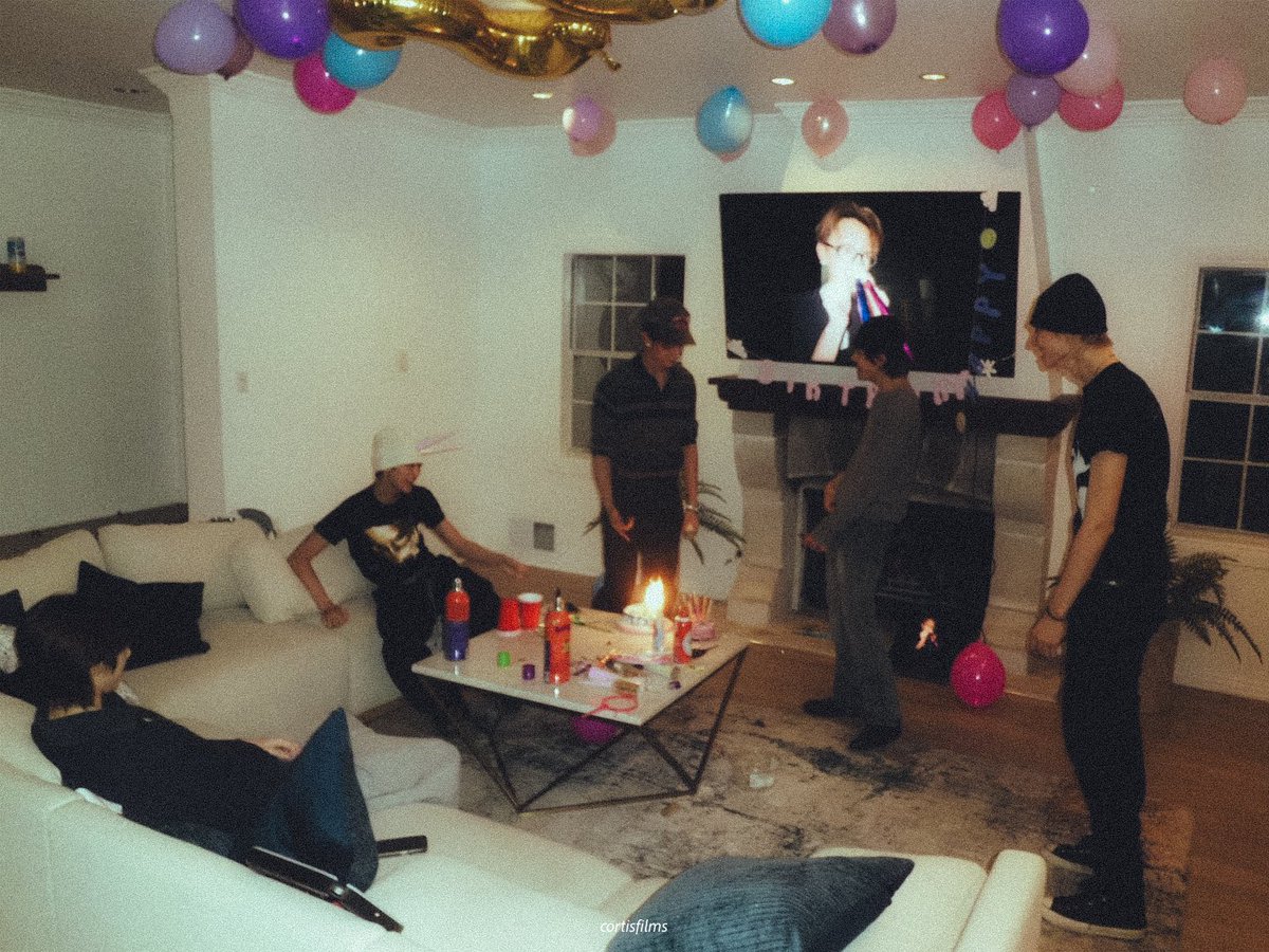 cortisfilms's tweet image. cortis, the teenage group i dreamed of.