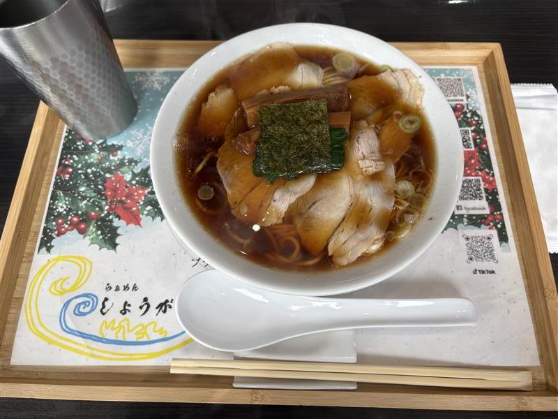 ＼#小柳建設新入社員のひとコマ📸／

趣味のラーメン巡り🍜
今週は長岡市の #しょうがの海 で
生姜醤油ラーメンをいただきました！
生姜が効いたスープで体が温まりました！

💡学生のみなさんへアンケート実施中！
🔗forms.office.com/r/zixHXaTn4S
#小柳建設 #建設DX #建設業 #新入社員 #ラーメン #長岡市