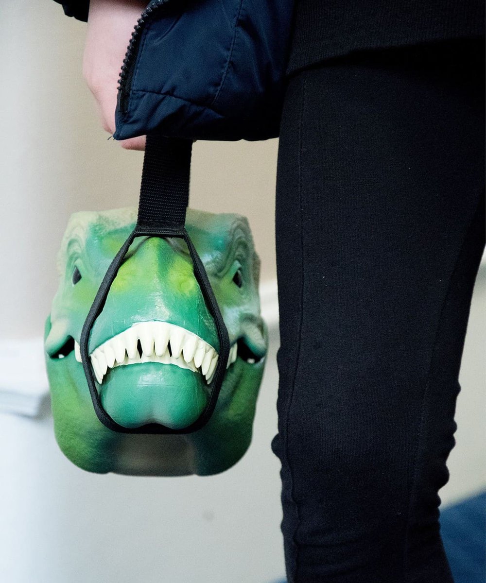 〈bPr BEAMS〉
恐竜の“口”が、まさかの収納スペースに🦖✨ 

イギリス発〈SUCK UK（サック ユーケー） 〉の収納ケースは、精密なフォルムと高品質な素材が魅力。
デスク周りのガジェットや小物を、恐竜がスマートにしっかり守ってくれます👍
アイテムはこちら✔
🔗 bit.ly/49wILk1