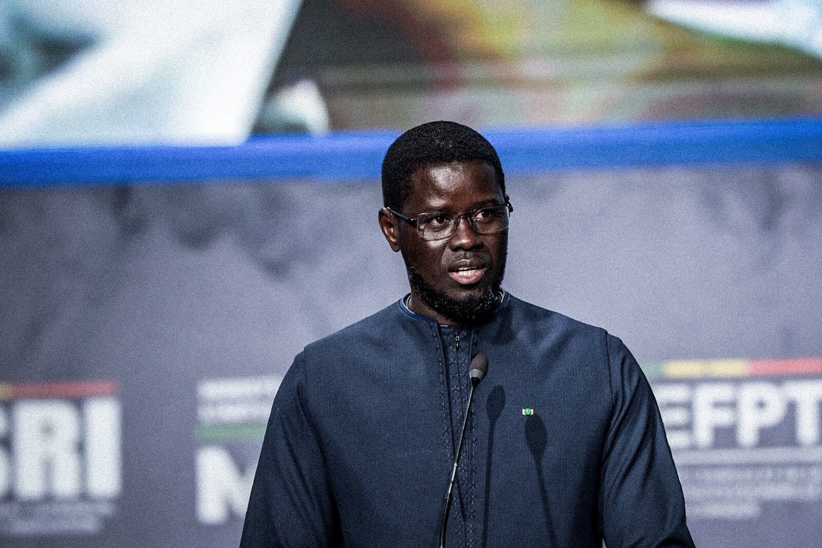 ActuFootAfrique's tweet image. 🚨💰 𝑶𝑭𝑭𝑰𝑪𝑰𝑬𝑳 : Le président du Sénégal 🇸🇳, Bassirou Diomaye Faye offre à chaque joueur ayant gagné la #CAN2025…

▫️114 350€ 
▫️Et un terrain de 1500m² situé a la “ Petite Côte ” au sud de Dakar.