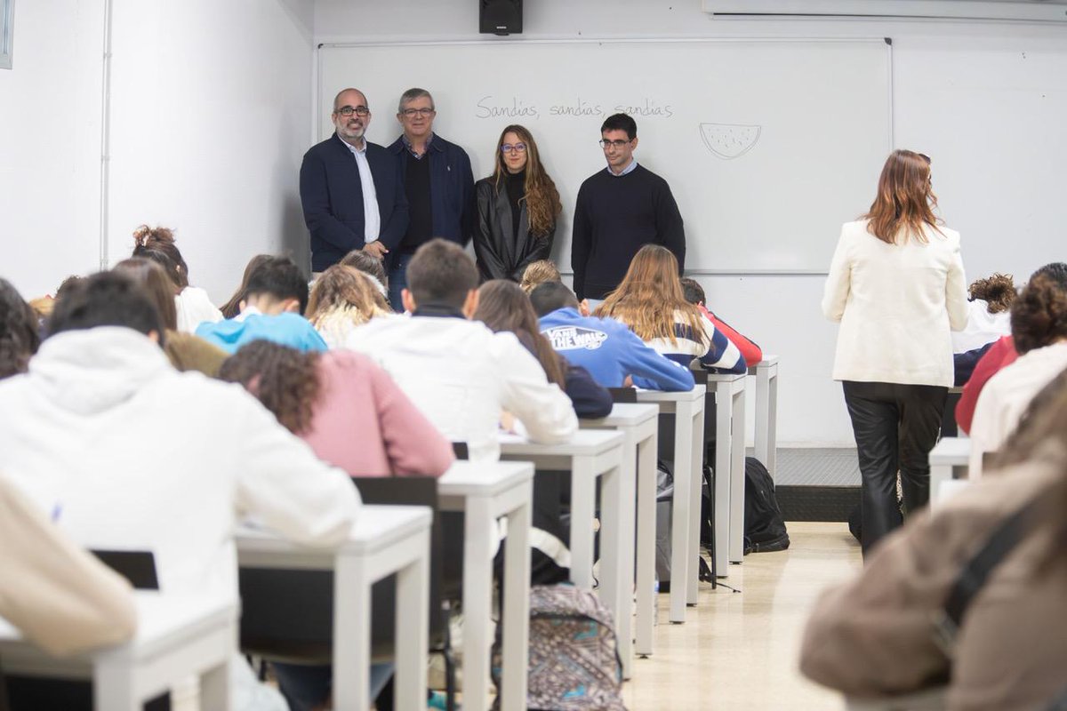 📚Un año más apoyamos este concurso de redacción impulsado por <a href="/ClaretLasPalmas/">Claret Las Palmas</a> que ya suma 900 alumnos y alumnas de Secundaria en la isla. Una iniciativa que fomenta la creatividad, el pensamiento crítico y el amor por la escritura. 
¡Deseando leer sus textos! ✍️