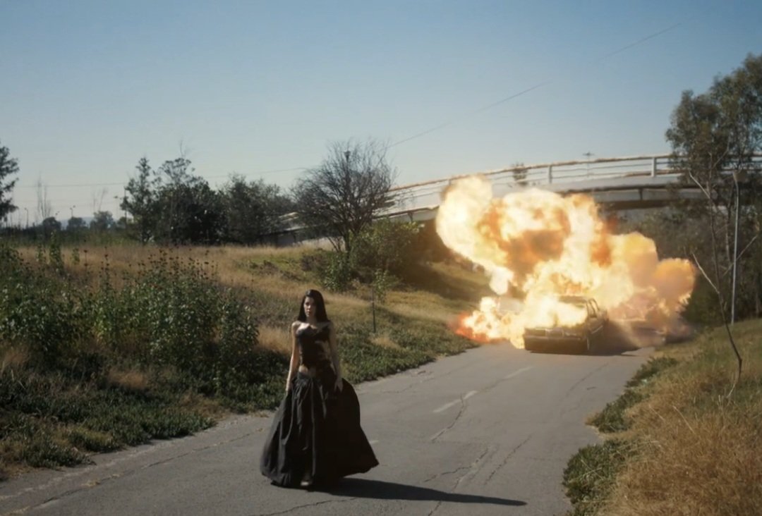 Live de Kenia Os; 
1. Listening party el 19 de marzo en el palacio de los deportes.
2. Estreno de video oficial el próximo jueves 22 de enero.
3. Revelación de los tracks de "K de Karma" cada 20,000 nuevos pre-saves una vez el álbum ingrese al top 10 albumes con más pre-save.