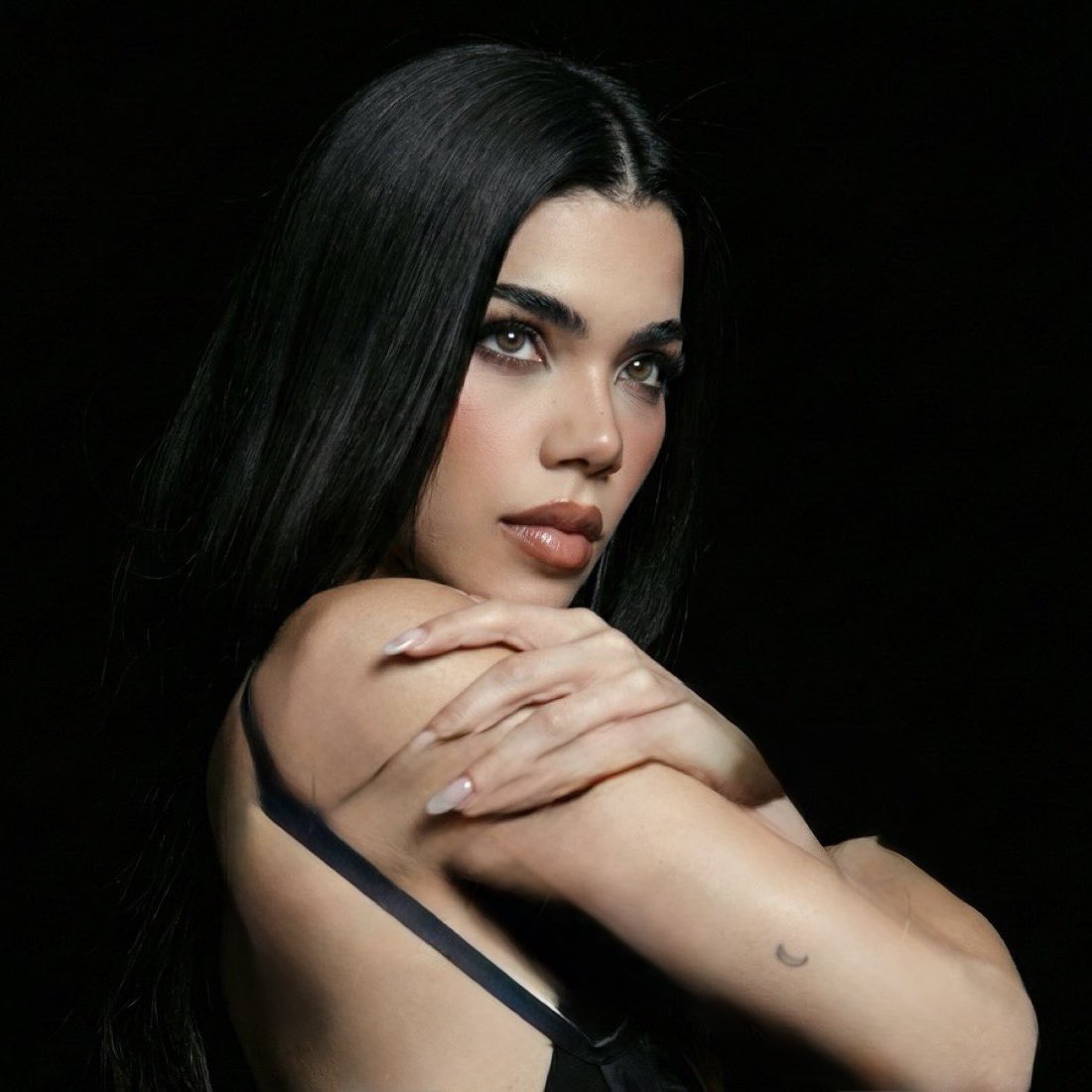 KeniaOs_Data's tweet photo. Kenia Os anuncia el listening party de “K de Karma” el próximo 19 de Marzo en el ‘Palacio de los Deportes’. https://t.co/bUvPzxuVNj