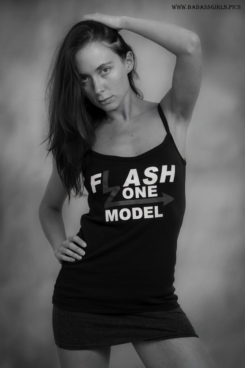 BAGFlashZone's tweet image. Alana in bw! 
#girl #beauty #linkinbio #peace #bw