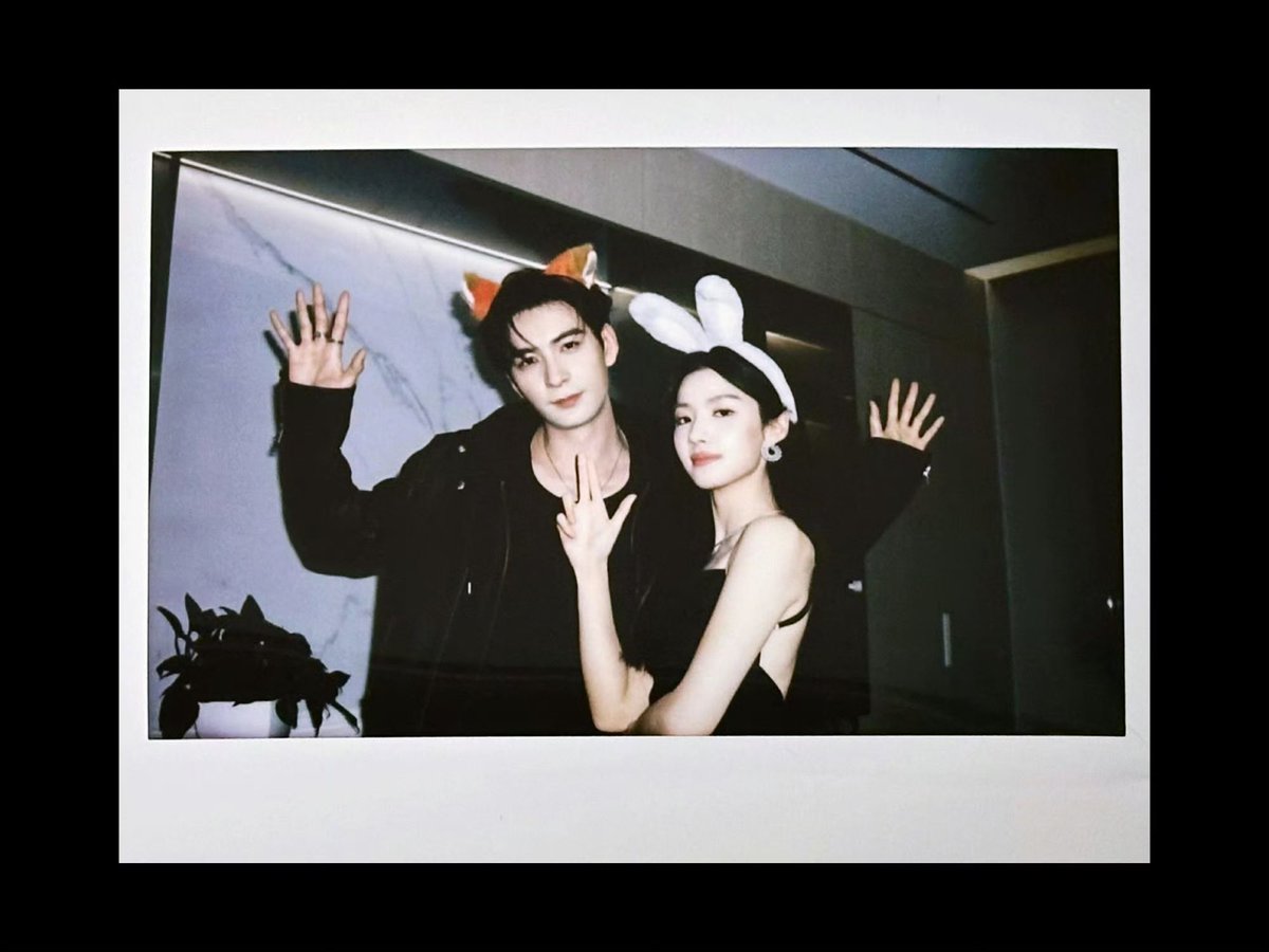 cdramasapphic's tweet photo. A bunny and a fox 🐰🦊 https://t.co/hNiTY1ltut
