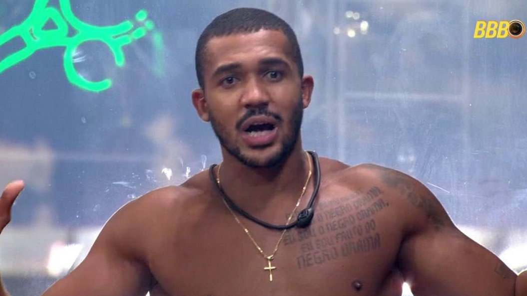 SeriesBrasil's tweet image. GENTE? Matheus cita virgindade de Gabriela e afirma que ela tem dificuldade de se relacionar com "caras duros":

"Uma mina com a cabeça dela, num mundo totalmente à parte. A mina é virgem, mano. A mina não tem essa… abertura de mundo, tá ligado? Pra ela é difícil se relacionar…