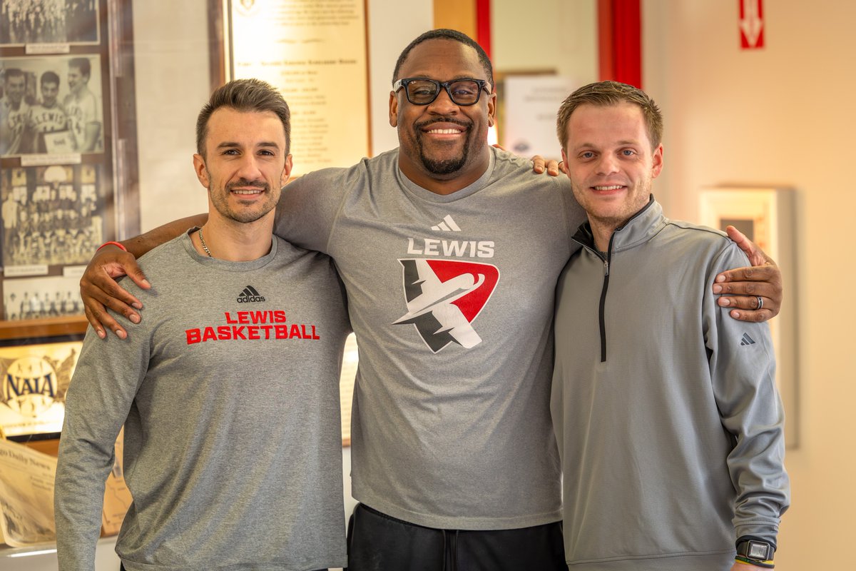 LewisUniversity's tweet image. A new adventure begins this Spring at #LewisU! 🌱✈️

Let’s soar into the semester together, Flyers.

#springsemester #firstdayofschool