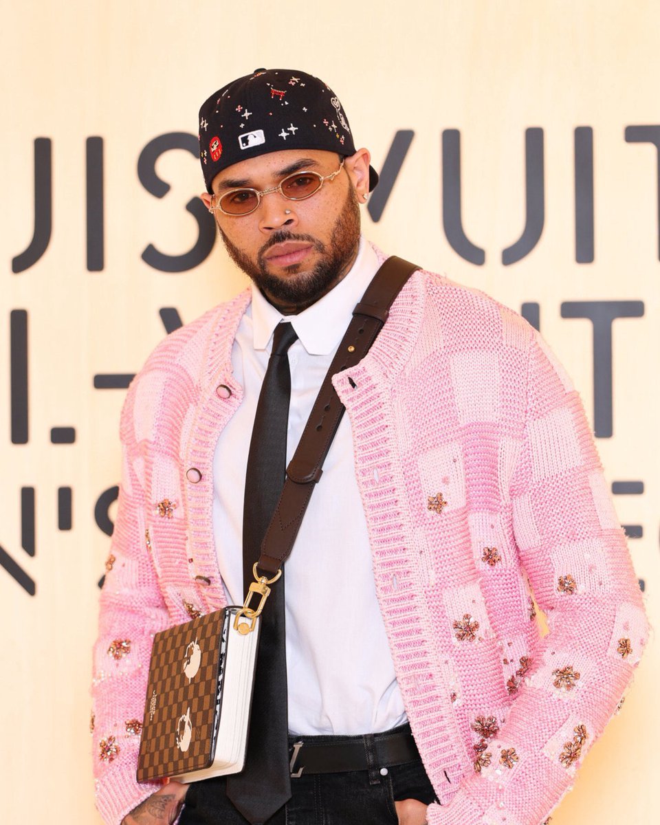 Chris Brown Charts tweet media