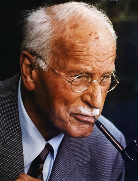 "Cuando los individuos pierden su individualidad, pierden también su categoría intelectual y moral"

Carl Gustav Jung