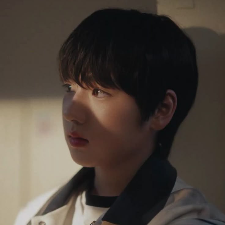 eatsaku's tweet image. in that alternate universe i see it
weak hero class sakuya