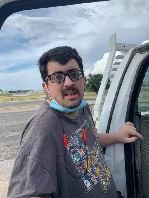 Hello there everyone Simon the husky I be at tff2028 so if you see me said hi or something