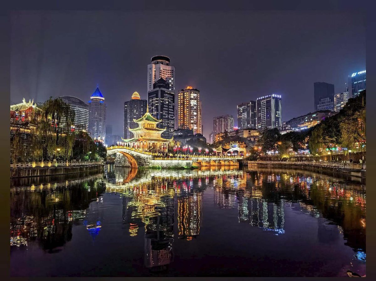 灯火阑珊处的夜晚，中国贵州贵阳南明河景色。#LaCasaDeLosFamososCol3 #MyRomanceScammer #หลิงหลิงคอง #大美中国