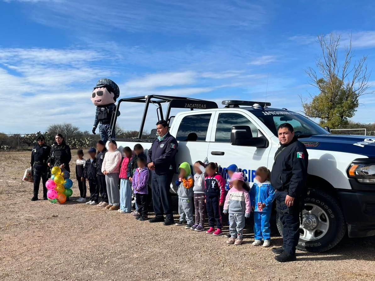 Elementos de la #PEP y de la Policía Municipal impartieron el taller de prevención social del delito sobre adicciones y acoso escolar en la escuela Francisco I. Madero, ubicada en el municipio de Calera, actividad que se desarrolló sin incidentes.goo.su/oPCIxdX