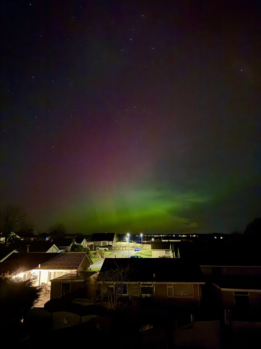 del9903's tweet photo. And there she is again January 20th 2026, #Auroraborealis #adra #mhentraeth #YnysMôn   #arbennigiawn https://t.co/Mqc9hwWtPK