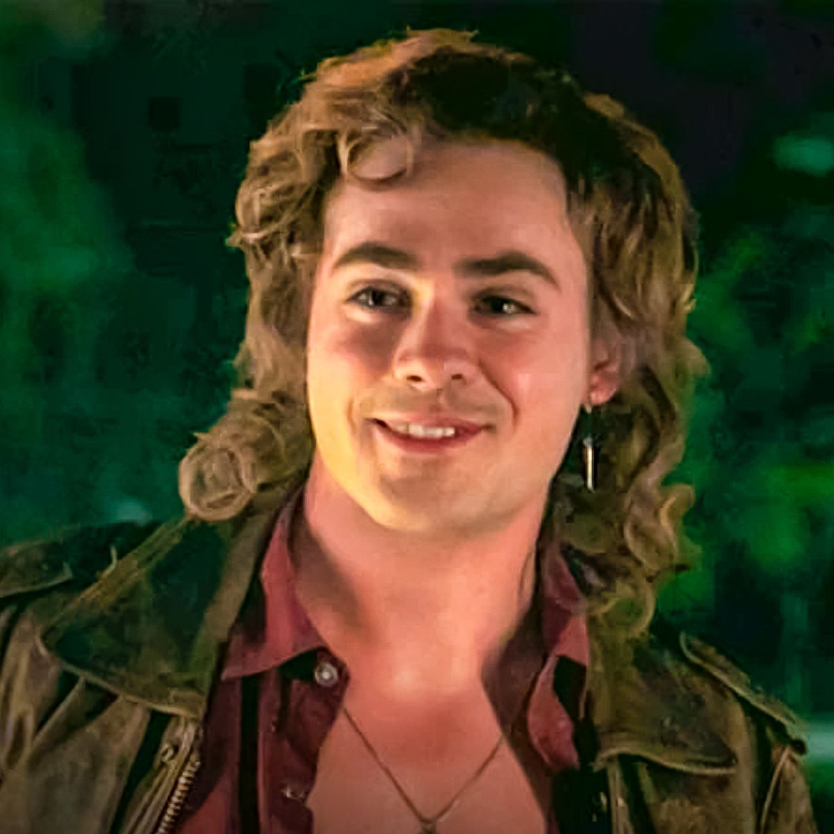 DCU_Direct's tweet photo. STRANGER THINGS star Dacre Montgomery says that Zack Snyder is one of his favorite comic book movie directors:

"Zack Snyder [is] one of my favorites to do amazing stuff with the superhero genre."

(via https://t.co/8XaWDCxF1o) https://t.co/w0O4hZ7anx