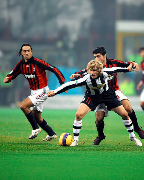 rafamoraes29_'s tweet image. estetica foda.