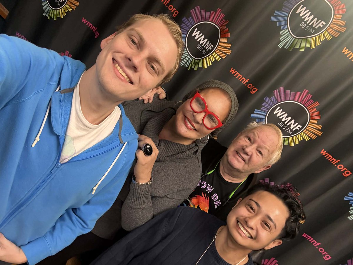 He said I was the bestest most awesomer guest EVER! And he gave me his Noble Piece Prize*.

>>LISTEN HERE: open.spotify.com/episode/0T2U2s…

Thank you Chris of The Big Gay Radio Show for this awesome opportunity! It was great chatting with you, Esme Russell and Mr. Vyn Suazion today.