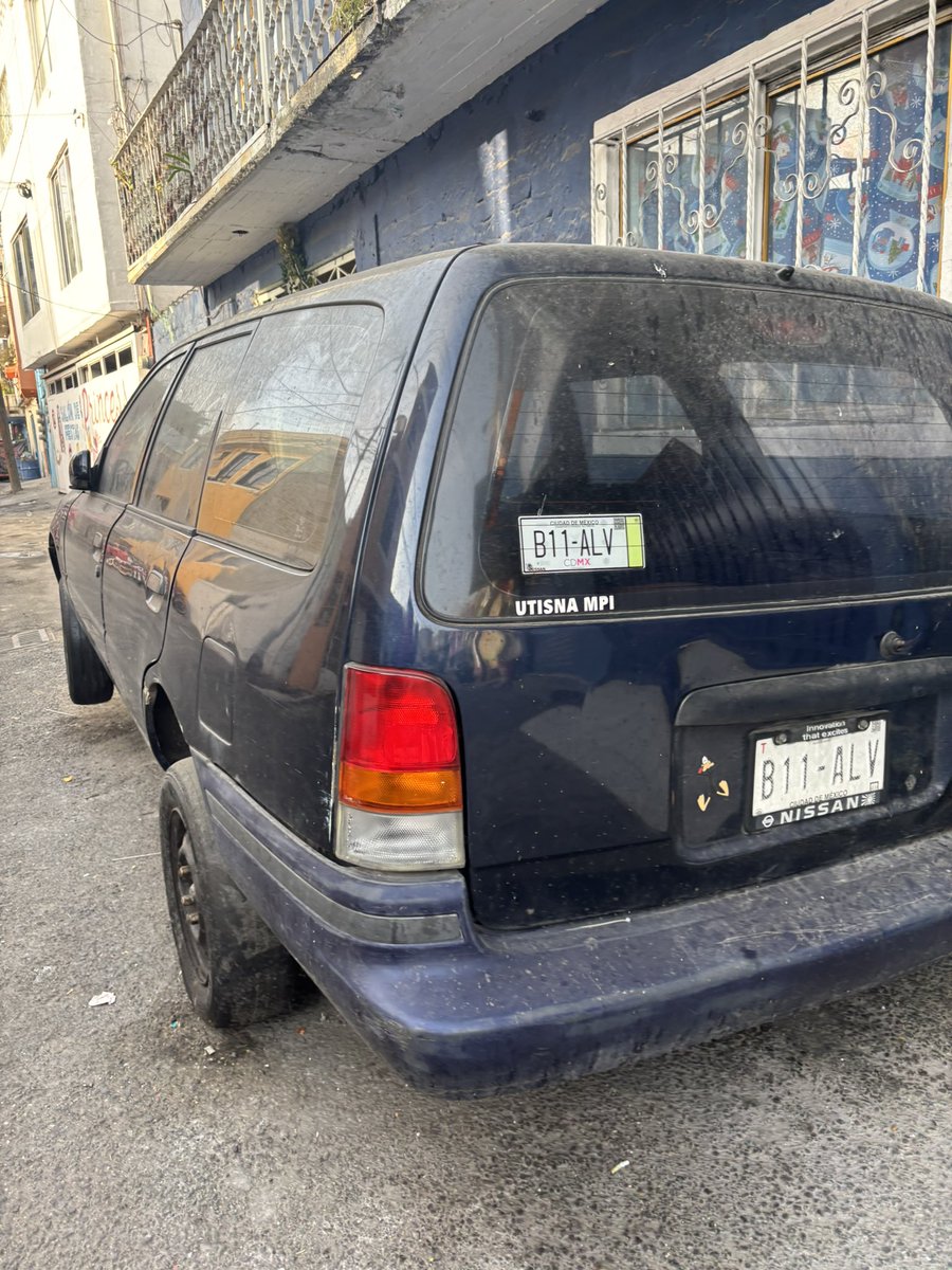 chispit26's tweet photo. @SSC_CDMX @UCS_GCDMX, requiero reporta este carro que tiene no meses años de estar parado, lo traen de un lado a otro en la calle solo sirve para que hagan del baño y lo agarren de cantina, urge no sé si tenga un dueño pero sólo sirve para malas cosas, se encuentra en… https://t.co/0Z7RitUrJ0