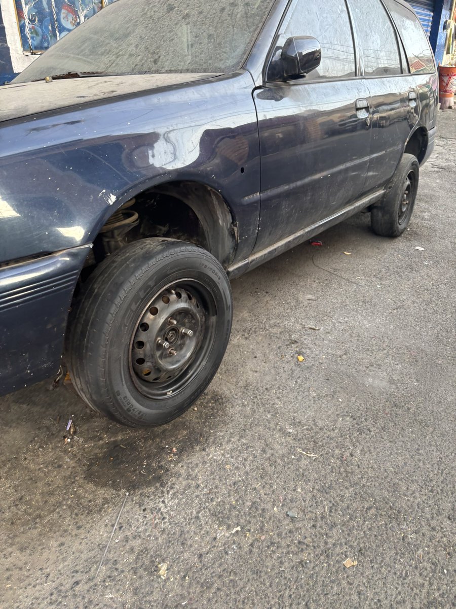 chispit26's tweet photo. @SSC_CDMX @UCS_GCDMX, requiero reporta este carro que tiene no meses años de estar parado, lo traen de un lado a otro en la calle solo sirve para que hagan del baño y lo agarren de cantina, urge no sé si tenga un dueño pero sólo sirve para malas cosas, se encuentra en… https://t.co/0Z7RitUrJ0