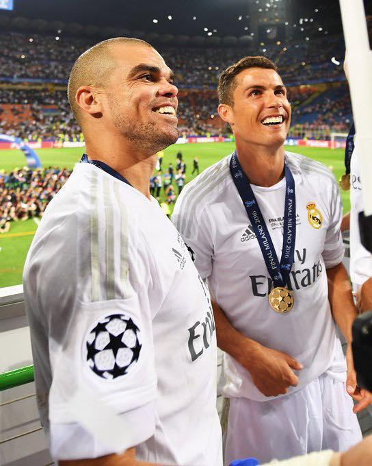 FTBLsection's tweet image. Pepe: “Ronaldo offered me part of his salary to stay at Madrid.”

“I remember I received a knock to the head by Iker Casillas, and had to go to the hospital.

When I woke up, I had no idea what happened and saw Cristiano Ronaldo stayed there all night with my wife and kids.”