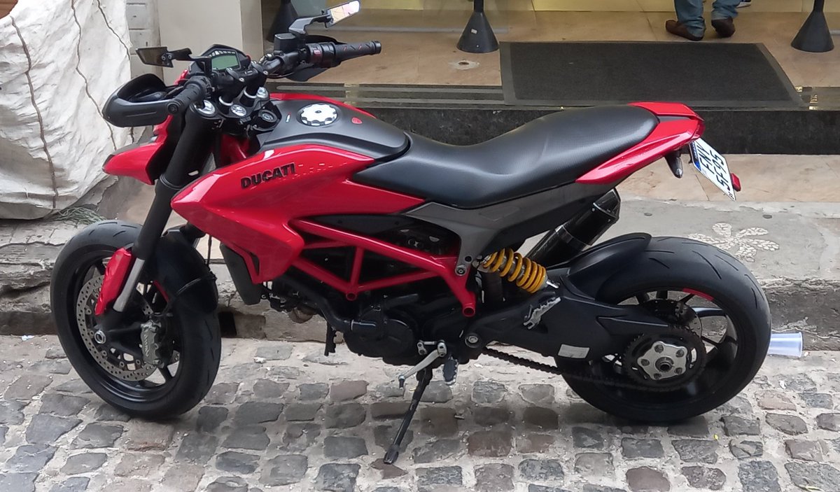 Realndependence's tweet image. Olha a máquina que parou em frente ao meu fornecedor. Corre não. Se amostra.

#Ducati #Vapor #Velocidade