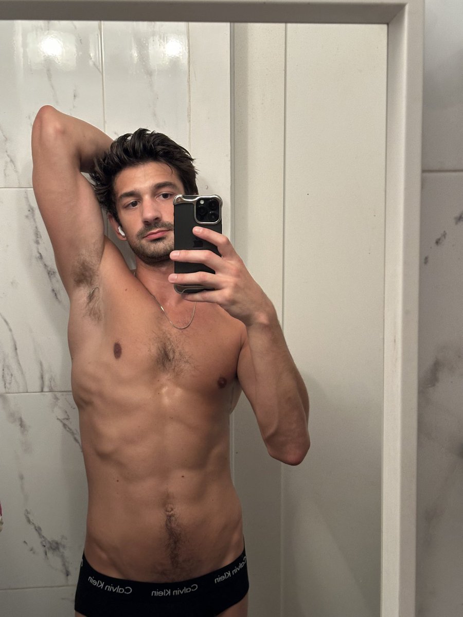 snarkbot tweet media