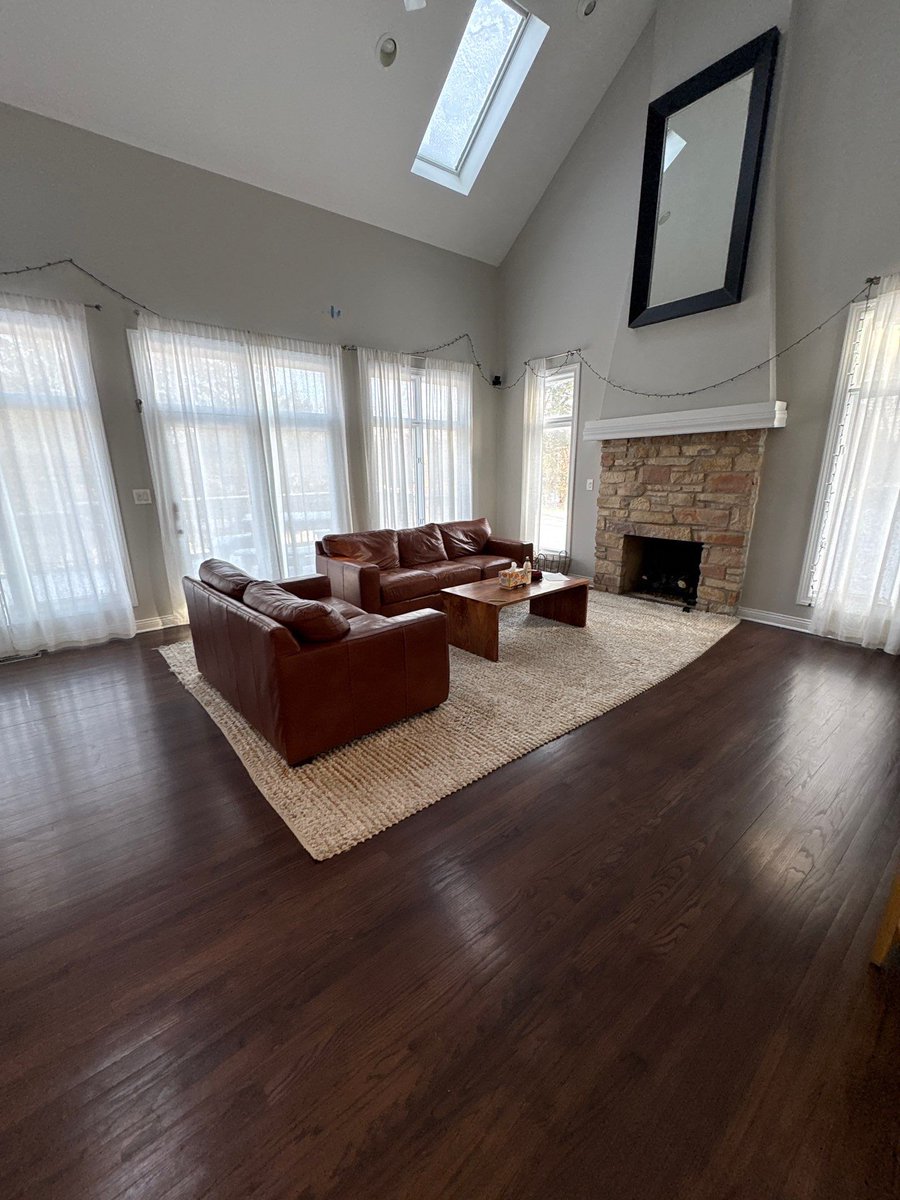 SophiasClean's tweet photo. Keeping your house THIS clean should cost an arm and a leg…

It doesn’t. It just takes the right routine + a consistent crew.

Weekly/biweekly resets so your home stays guest-ready, not “panic-cleaned.”

Sophia’s Cleaning Service (since 1984). Comment RESET for a quick quote. https://t.co/6g0qnB80rz