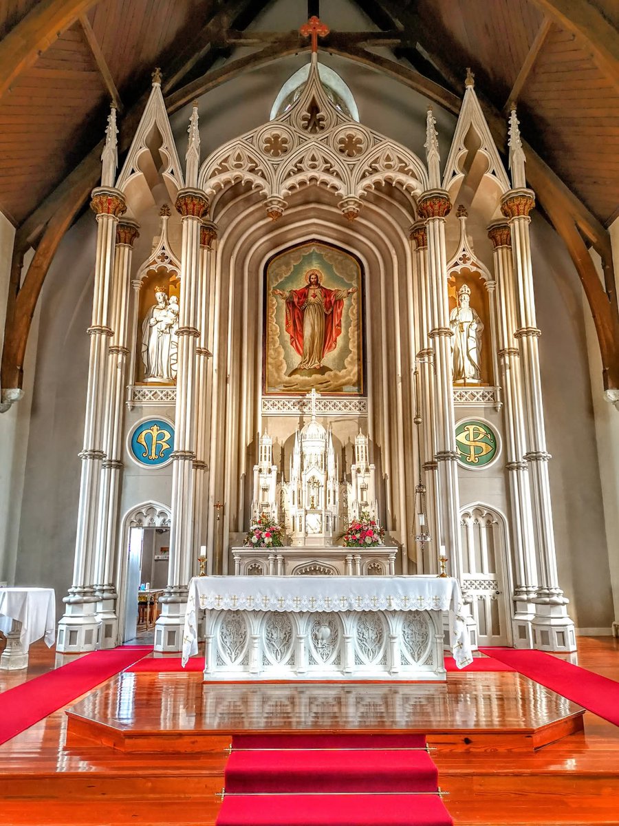 ThisIsIreland3's tweet photo. A view of the magnificent altar in Annakissa Church, Killavullen, beautiful ⛪🙏🏻
📍County Cork, Ireland ☘️
📸 Órlaith Daffy
#Cork #Ireland #AnnakissaChurch #Killavullen #Peace #Church https://t.co/3dNi2ld9mw