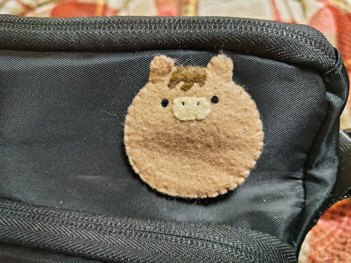 クラマケでさきさん(<a href="/Cocesi1Cocesi/">紗紀（さき）</a>)にお願いさせて頂いた馬のブローチをお会計カバンに着けていたんですが、お守りになりました...！

かわよー！！ですよ、皆様