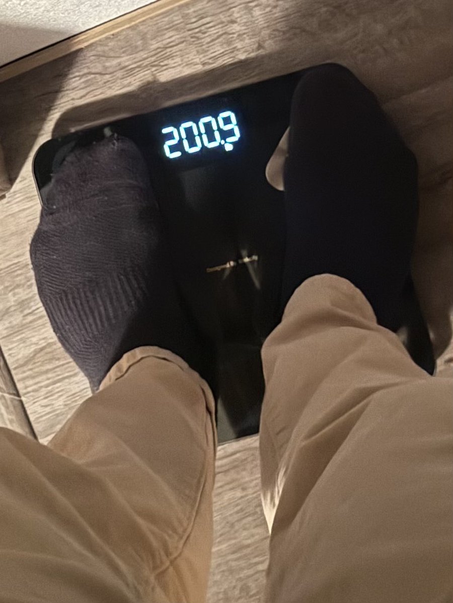 Intrinzc's tweet image. Definitely worked through a lot of elbow pain to get here, but finally got it.

Not super painful in the elbows now that theres more strength in the lower tricep, but the tendons could use a bit more strength

Ring muscle up✅