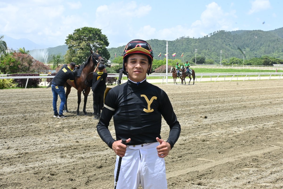 Gacetahipica's tweet photo. #Compromisos |🐴🔥 Yaniel Caguado dirá presente el domingo, 25 de enero, con 01 monta en el óvalo de Coche 🐴🔥
📌 6ª #8 DUMPLING
#Hipismo #Meridiano #GacetaHipica #SuerteyGacetaHipica https://t.co/G8B1gtmkYu