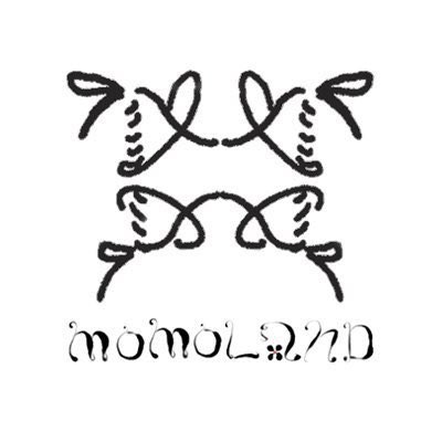 AyMercy76316's tweet photo. MOMOLAND change their new logo is so cute! 🦋✨

2025                                                 2026 https://t.co/gNGrFMRVB3