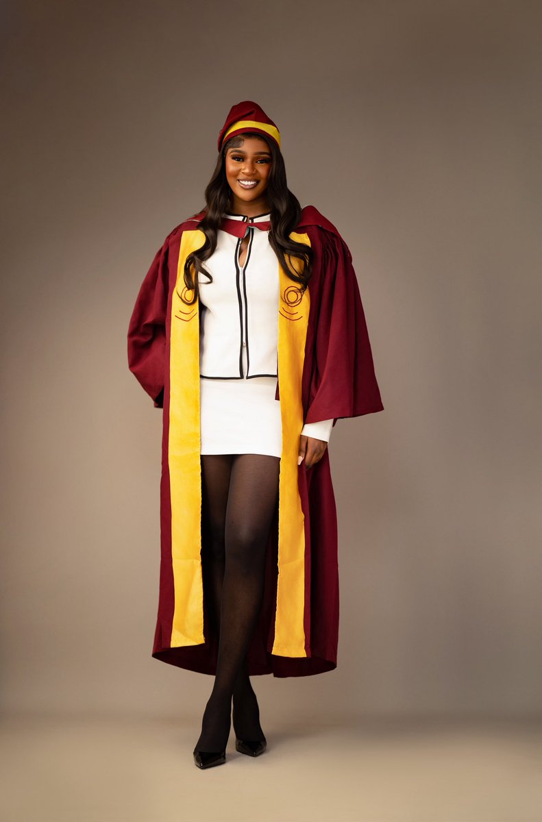 joynwaru53's tweet image. So excited to be done with this phase 🥹
Thank God🫶🏽

#UNILAG2025Convocation #unilag #Graduate #convocation #Graduationshoot