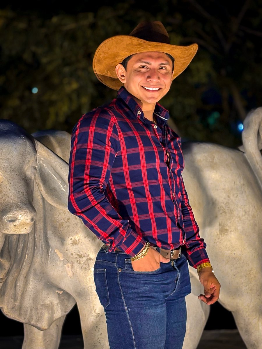 C R H I S tweet media