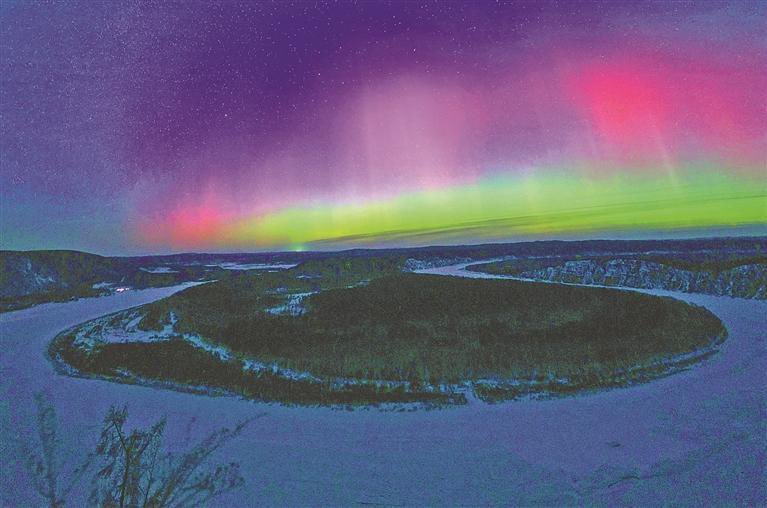 RonallChersan's tweet image. 😍 แสงเหนือรอบนี้เห็นไกลถึงประเทศจีน

🌌มีการพบเห็นแสงเหนือที่หมู่บ้านเป่ยจี้ เมืองโม่เหอ มณฑลเฮยหลงเจียงของจีนอย่างน้อย 2 คืนติดแล้ว

เมื่อคืนนักท่องเที่ยวไปรอชมท่ามกลางอุณหภูมิ -30 องศาเซลเซียส และได้เห็นกันสมใจ

📸 :CCTV