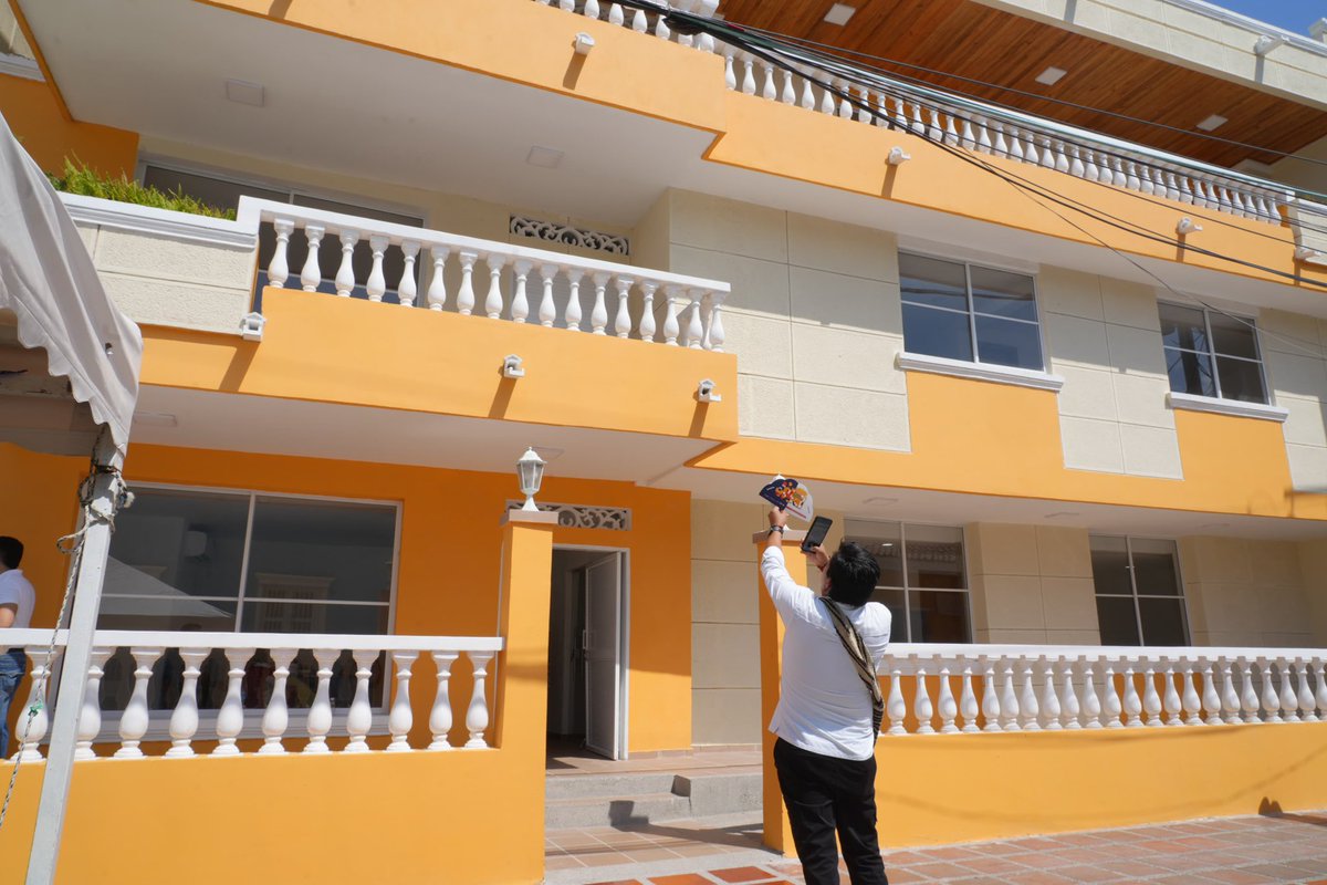 Le cumplimos a las mujeres guerreras de Santa Marta. A través de su cooperativa, recibieron de <a href="/CISA_CENTRAL/">CISA Central de Inversiones S.A.</a> la casa Amancay, que servirá de solución domiciliaria para ellas y sus hijos, mientras consolidan sus iniciativas de economía popular. Abrimos la puerta de la esperanza.